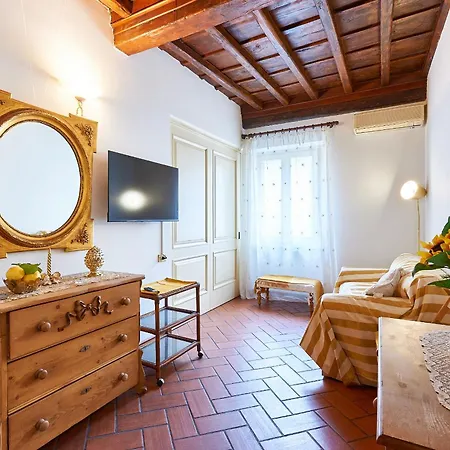 La Perla Di Trevi Apartman